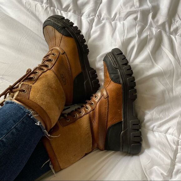 UGG Tan Winter Boots - Picture 3 of 16